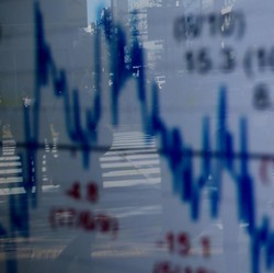 Bukan Cuma IHSG, Ini Penyebab Pasar Saham Anjlok Berjamaah