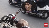 Wahyu berharap di masa depan kujang akan tetap diminati, demi melestarikan warisan leluhur. Selain itu, ia berharap kujang bisa dianggap sebagai salah satu ikon nasional. (CNN Indonesia/Harvey Darian)