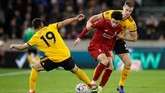 Klopp juga memainkan gelandang yang baru 17 tahun, Curtis Jones, pada laga lawan Wolverhampton Wanderers. (Reuters/Carl Recine)