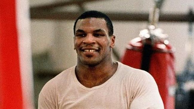 Mike Tyson Sering Bikin Lawan Latih Tanding Menangis