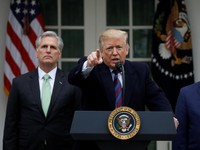 Ketua DPR Minta Trump Berhenti Sandera Rakyat AS
