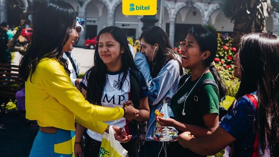 Perusahaan telekomunikasi terbesar asal Vietnam, Viettel, berencana mengakuisisi perusahaan telekomunikasi di Indonesia.