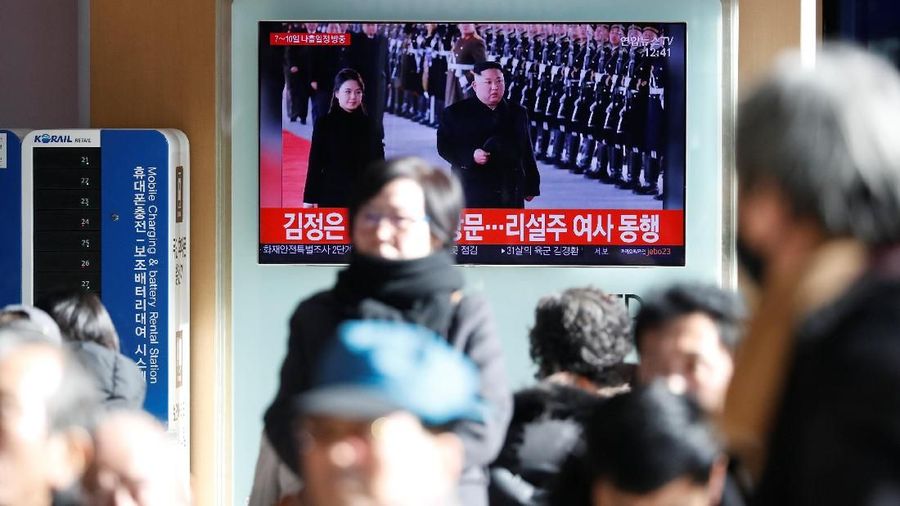 Pemimpin Korea Utara Kim Jong Un mengunjungi China atas undangan Presiden China Xi Jinping.