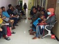 Khawatir Virus Corona, Banyak Orang Tua Antre Vaksin di RS