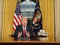 Penutupan Pemerintah AS Berlanjut, Trump Batal ke Davos