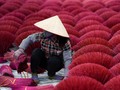 FOTO: Semerbak Dupa di Vietnam