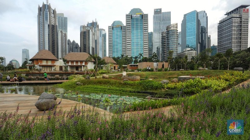 Hutan kota seluas 4,6 hektare yang dibangun di atas lahan bekas lapangan golf itu menjadi salah satu kawasan hijau rekreasi