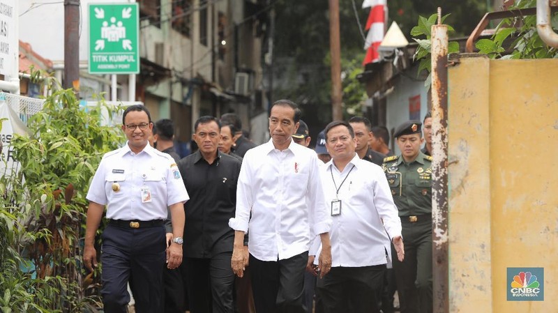 Dalam blusukan tersebut Jokowi menghadiri acara yang digelar PNM.