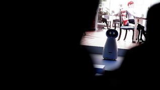 Robot Ambil Alih Tugas Pembaca Berita TV di China