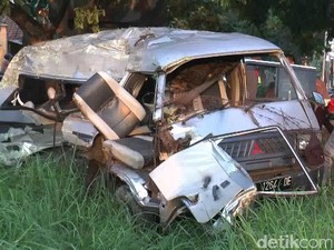 Tragedi L300 Tertabrak KA Jayabaya di Pasuruan Tewaskan 5 Orang