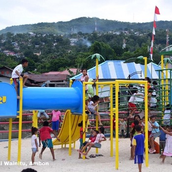 Menteri Basuki Resmikan Penataan Darmaga dan Pantai di Ambon