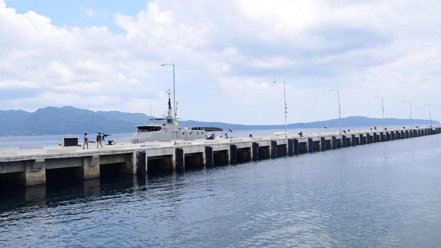 Peresmian Penataan Kawasan Dermaga Tawiri dan Revitalisasi dan Penataan Kawasan Pantai Wainitu, Kecamatan Nusaniwe, Kota Ambon. (Biro Pers Kementerian PUPR)