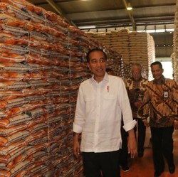 Tahun Politik, Dana Bansos pun Dinaikkan Jokowi 100%
