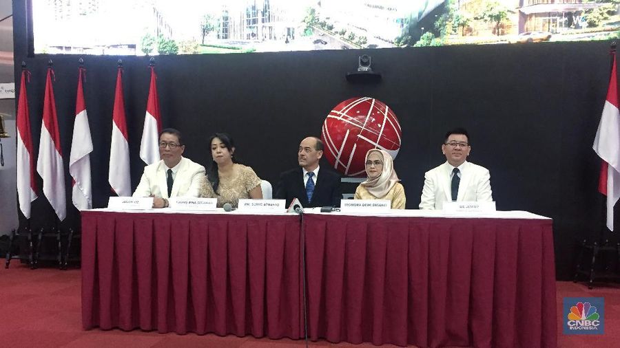 Sebelum mencatatkan saham di Bursa, tak banyak yang tahu kalau Pollux merupakan perusahaan properti asal Singapura yang pemiliknya orang Indonesia.