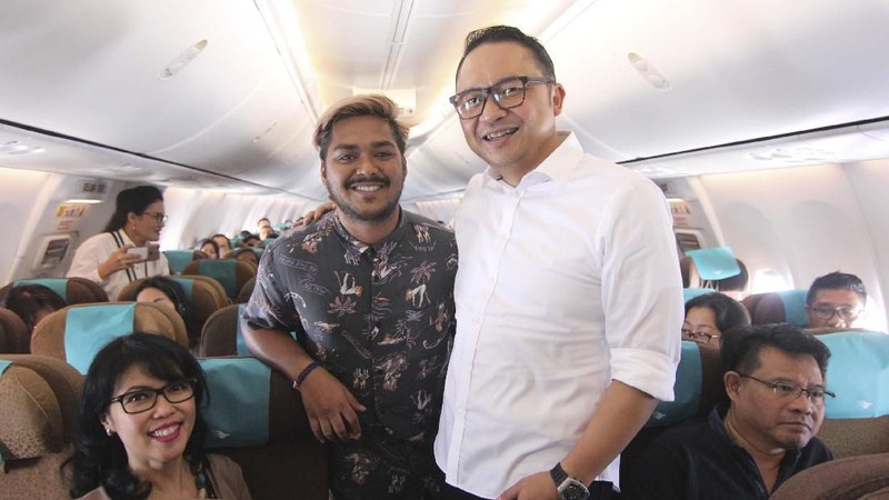 Garuda hadirkan terobosan pelayanan penerbangan, dengan gelar konser akustik di atas pesawat 