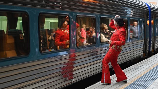 FOTO: Ribuan 'Elvis Presley' Rayakan Kehidupan Sang Raja