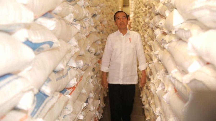 Jokowi menemui Tim Kampanye Daerah (TKD) dan relawan Gorontalo di Hotel Maqna, Gorontalo, Jakarta, Kamis (28/2/2019).