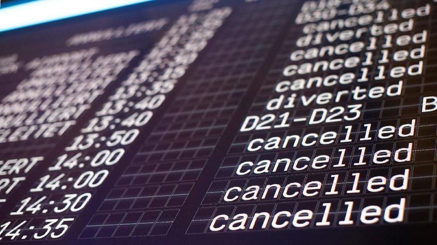 Serikat pekerja menuntut kenaikan gaji hingga 20 euro atau sekitar Rp 324.000 per jam