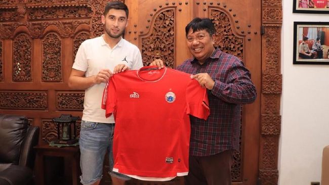 Rohit Chand Dilepas, Persija Gaet Gelandang Uzbekistan