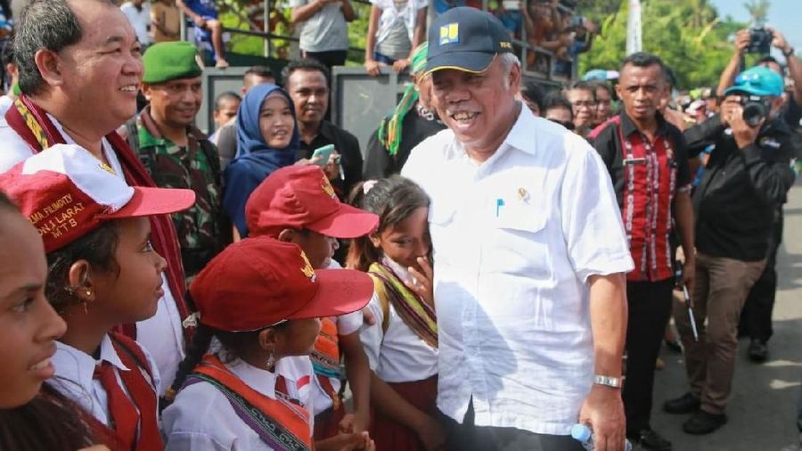 Pembangunan Jembatan Leta Ora Ralan dibangun menggunakan dana Surat Berharga Syariah Negara (SBSN) atau sukuk sebesar Rp 123,07 miliar.