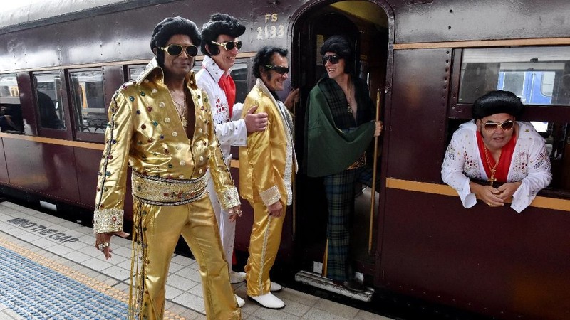 Kereta Elvis Express dan kereta Blue Suede Express akan menuju ke Parkes untuk Festival Elvis tahunan.