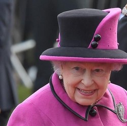 Mengenang Ratu Elizabeth, Hobi Ngeteh & Makan dari Tupperware