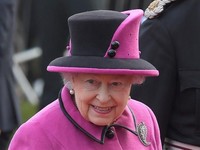 Ratu Inggris Gelar Rapat Darurat, Harry Hadir Tanpa Meghan
