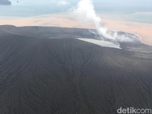 Status Gunung Anak Krakatau Turun, Warga Diminta Waspadai Potensi Erupsi