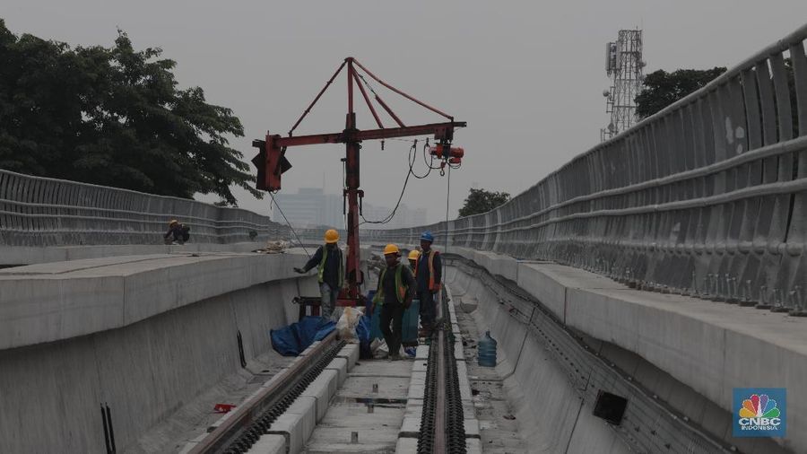 Menteri Perencanaan Pembangunan Nasional/Kepala Bappenas Bambang Brodjonegoro menekankan urgensi revitalisasi sektor industri.