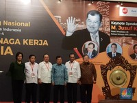 Beberkan Kenapa Tiket Pesawat Naik, JK: Semua Karena Dolar!