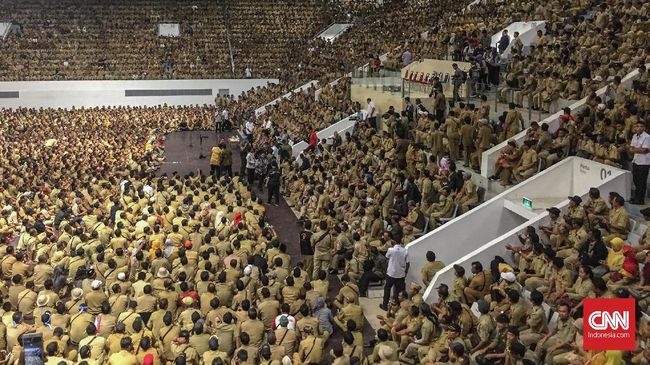 Nuansa Politis Jokowi di Balik Janji Perangkat Desa Naik Gaji