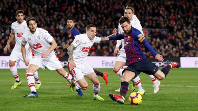 Suarez dan Messi Cetak Gol, Barcelona Lumat Eibar 3-0