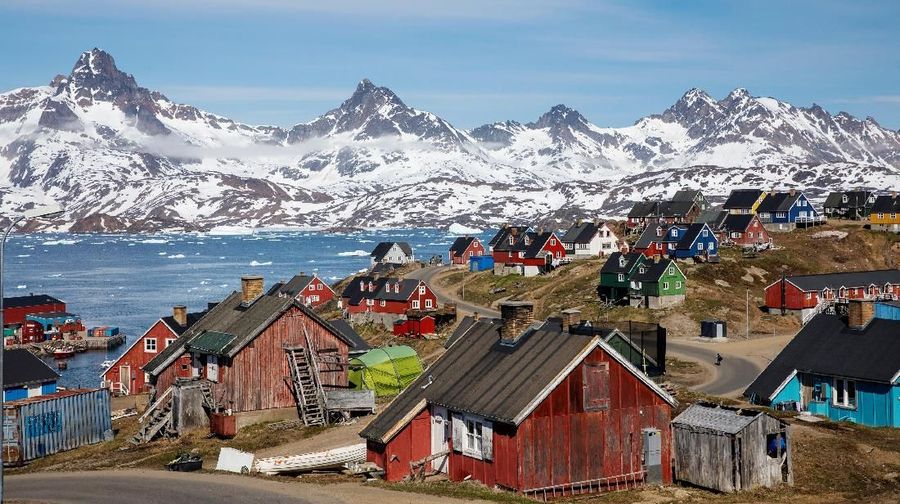 AS tertarik membeli Greenland karena letaknya yang strategis. selain itu, wilayah ini kaya akan sumber daya alam mineral.