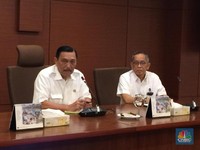 Morowali Diserbu TKA China, Luhut: Coba Cari di Hutan