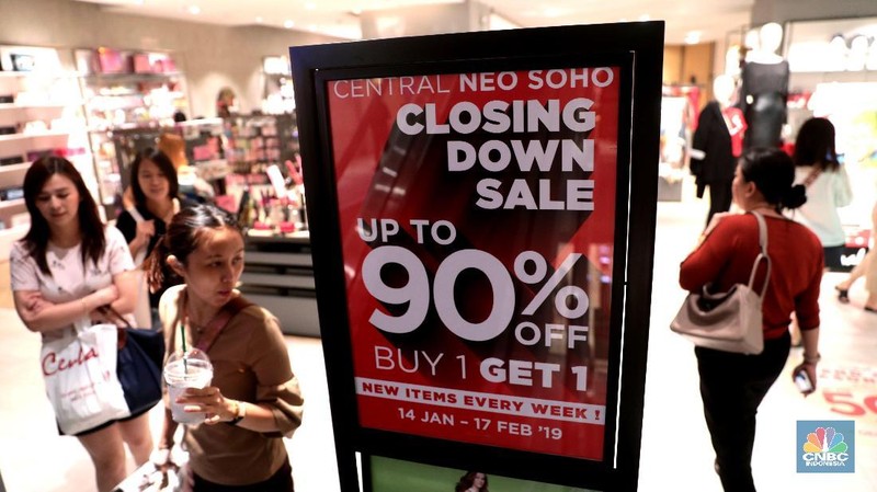 Ritel asal Thailand ini sedang menggelar closing down sale terkait penutupan gerainya di NeoSoho.