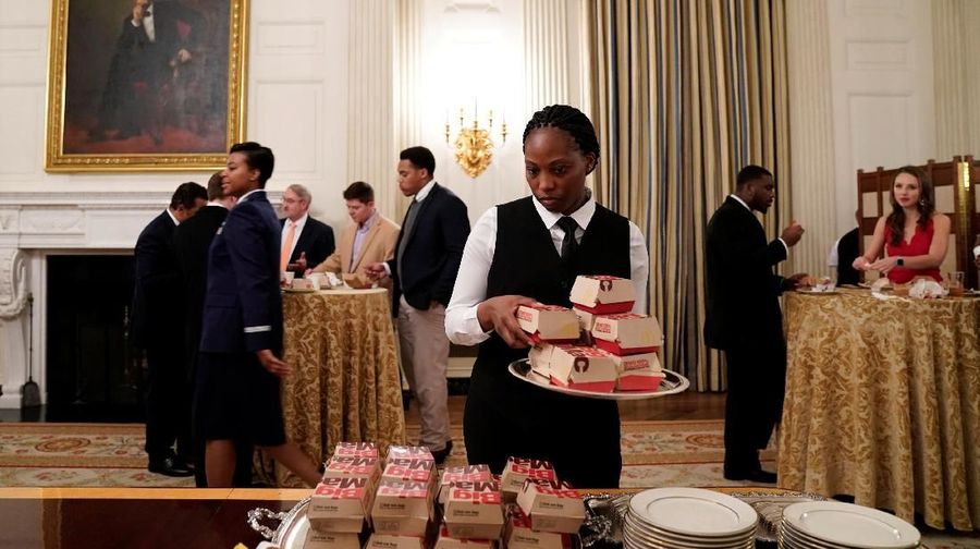 Makanan cepat saji menjadi sajian Gedung Putih saat penutupan pemerintahan AS atau government shutdown berlangsung.
