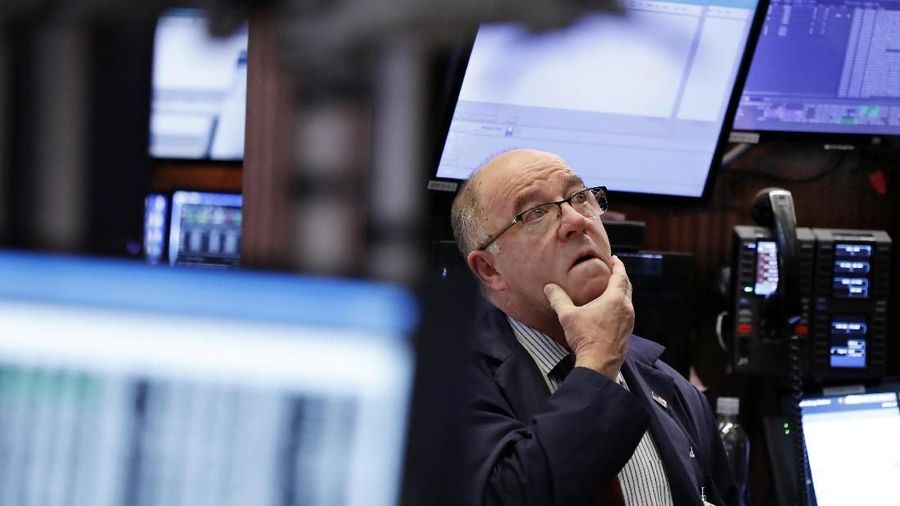 Bursa Wall Street mengawali pekan dengan jatuh berdarah-darah menyusul menciutnya peluang damai dagang.