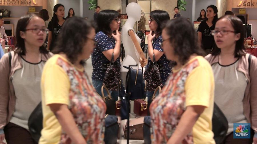 Ritel asal Thailand ini sedang menggelar closing down sale terkait penutupan gerainya di NeoSoho.