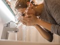 Bahaya Tidur Dengan Makeup, Jerawat Hingga Keriput Dini