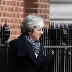 Perjanjian Brexit Ditolak, PM Inggris Dipaksa Lengser