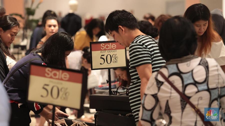 Ritel asal Thailand ini sedang menggelar closing down sale terkait penutupan gerainya di NeoSoho.