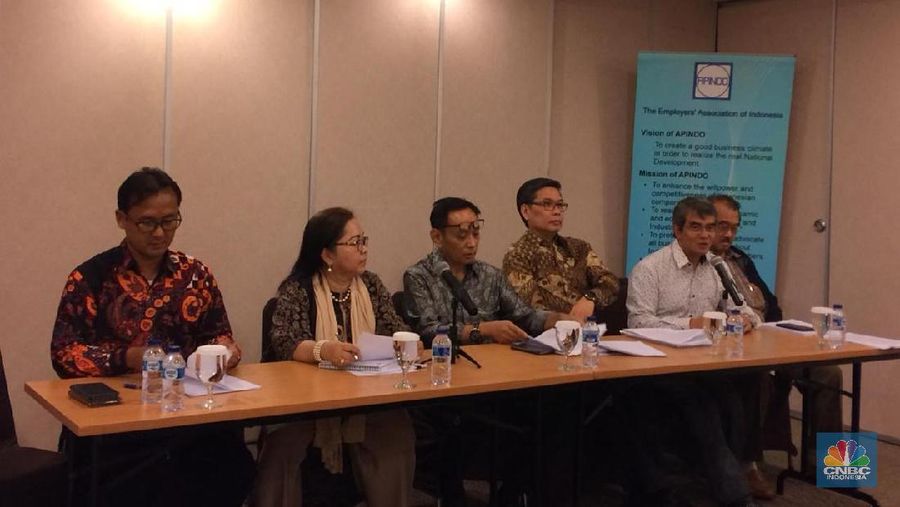 Waspada! Lonceng Kematian Dunia Usaha di Tengah Amukan Corona