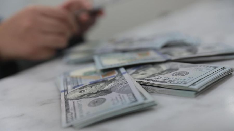 Investor Sedang Memihak Dolar AS