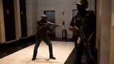 Serangan itu terjadi di kompleks hotel yang berdekatan dengan area perkantoran di kawasan elite di Riverside Drive, Westlands, Nairobi. (REUTERS/Baz Ratner)