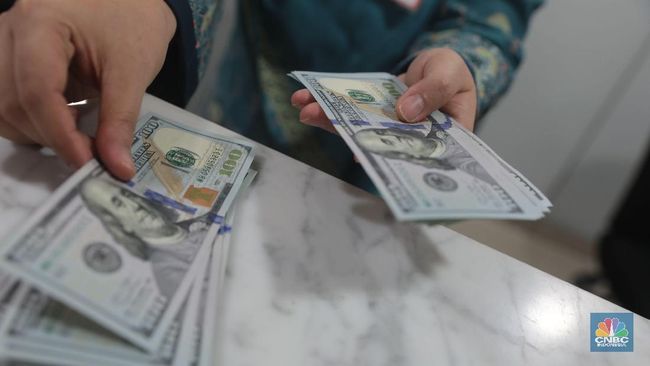 Penutupan Pasar: Rupiah Menguat Mantap ke Rp 13.935/US$ - CNBC Indonesia