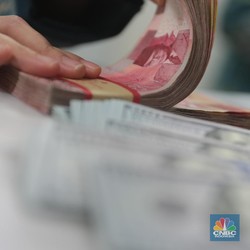 Rupiah 16.00 WIB: Rupiah Masih Loyo, Ditutup di Rp 14.245/US$