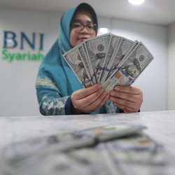 Pukul 14:00 WIB: Reli Rupiah vs Dolar AS Lanjut, Capai 0,32%