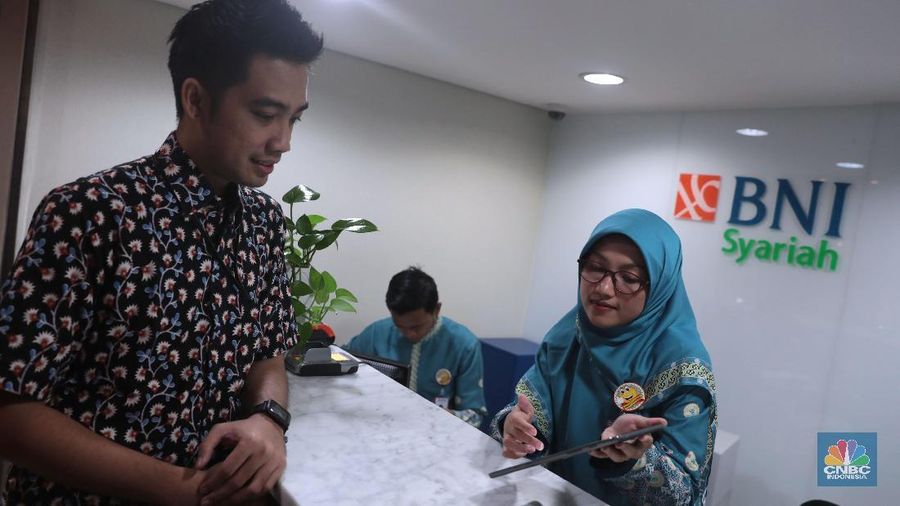 Sambangi MK untuk Perbaikan Berkas, Tim Kuasa Hukum Prabowo-Sandi Bawa Bukti yang Menghebohkan