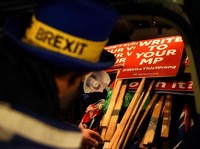 Inggris Minta Penundaan Lagi, Proses Brexit Makin Panjang...