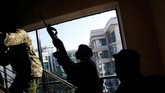 Dua warga asing, yakni Amerika Serikat dan Inggris dilaporkan meninggal dalam kejadian itu. (REUTERS/Baz Ratner)